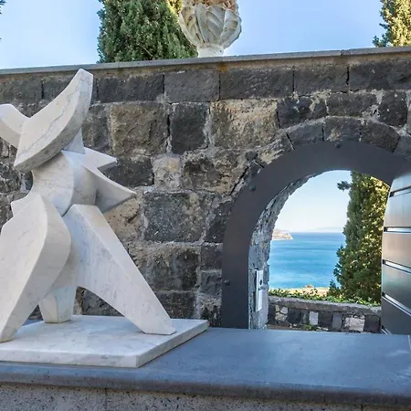 Villa Urbis Taormina, Luxury In The Heart Of With Swimming Pool
