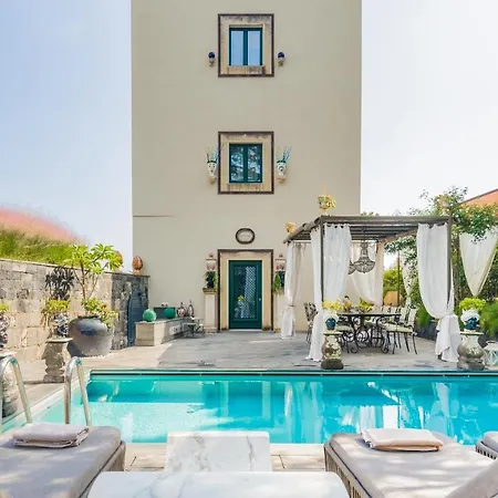Urbis Taormina, Luxury In The Heart Of With Swimming Pool & Lift