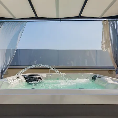 Urbis Taormina, Luxury In The Heart Of With Swimming Pool & Lift